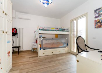 Camera / camera da letto - Quadrilocale via l. ariosto
 
27 F, Acireale - foto 26