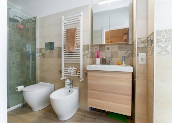 Bagno - Quadrilocale via l. ariosto
 
27 F, Acireale - foto 37