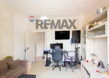 Sala da pranzo - Quadrilocale Via Gaetano Di Giovanni
 
19, Catania - foto 14