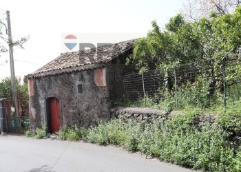 Casa all\'aperto - Rustico Via Civì
 
41, Fiumefreddo di Sicilia - foto 2