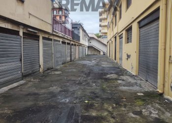 Edificio all\'aperto - Magazzino Via Giosuè Carducci
 
8, Acireale - foto 4