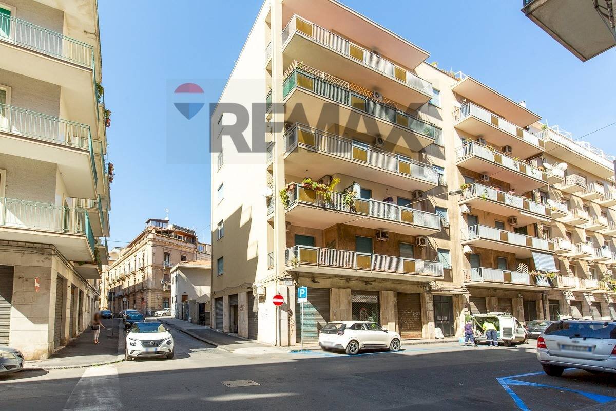 Edificio all\'aperto - Box Via Francesco Cilea, Catania - foto 1