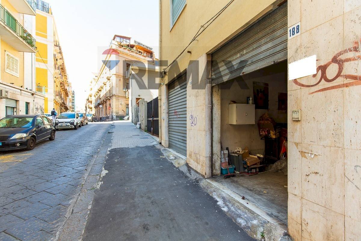 Edificio all\'aperto - Box Via Francesco Cilea, Catania - foto 3