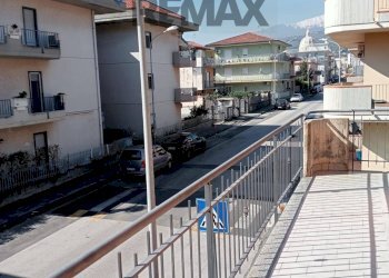 Balcone - Quadrilocale Via Federico de Roberto
 
26, Mascali - foto 6