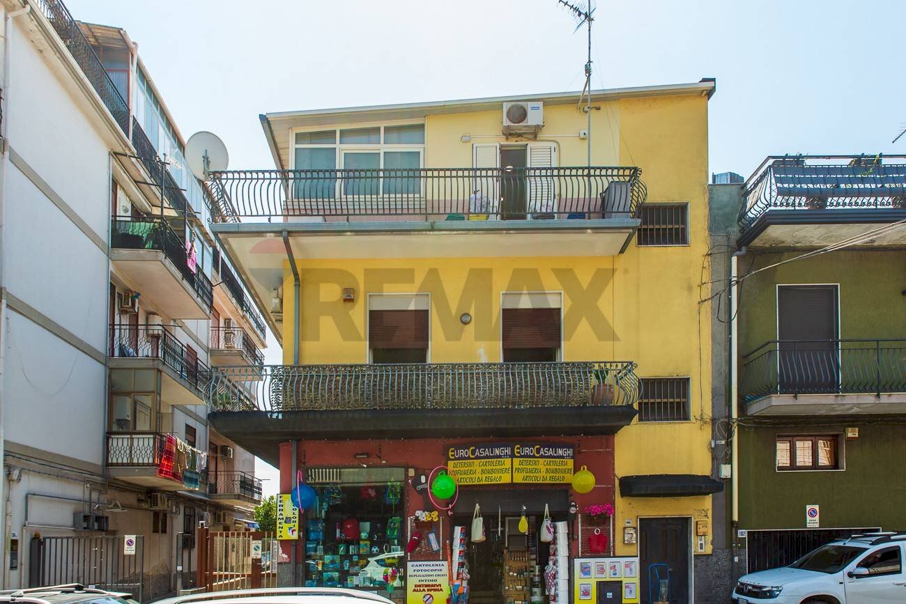 Edificio all\'aperto - Trilocale Via Vittorio Emanuele
 
104, Gravina di Catania - foto 1