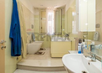 Bagno - Trilocale Via Vittorio Emanuele
 
104, Gravina di Catania - foto 9