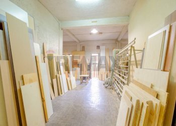 Hall / corridoio - Locale Commerciale Via Mandrà
 
13/B, Catania - foto 14