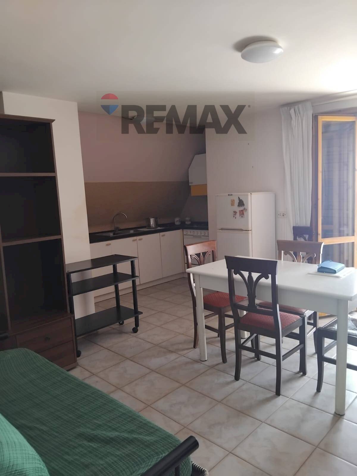 Sala da pranzo - Quadrilocale Via Contrada Sillemi - Unità d'Italia
 
8-10, Letojanni - foto 3