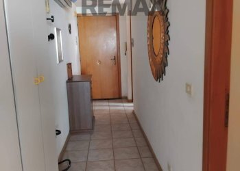 Hall / corridoio - Quadrilocale Via Contrada Sillemi - Unità d'Italia
 
8-10, Letojanni - foto 15