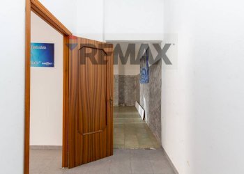 Hall / corridoio - Locale Commerciale VIA LENIN
 
90, Misterbianco - foto 11