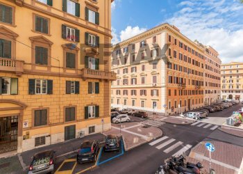 Edificio all\'aperto - Trilocale Via Tibullo
 
11, Roma - foto 22