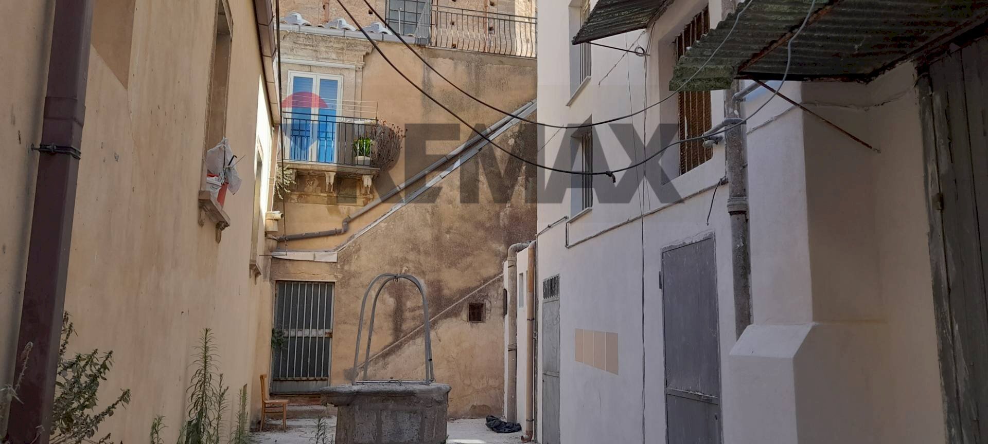 Edificio all\'aperto - Commercial Premises Via Santissimo Salvatore
12, Caltagirone - photo 2