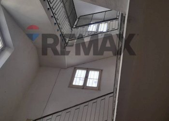 Scale - Commercial Premises Via Santissimo Salvatore
 
12, Caltagirone - photo 4