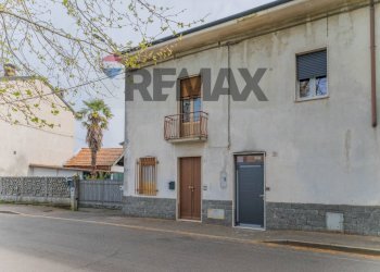 Casa all\'aperto - Trilocale via foro san martino
 
12, Cassano Magnago - foto 6