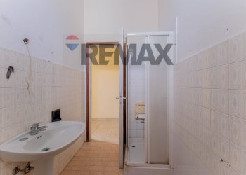 Bagno - Trilocale via foro san martino
 
12, Cassano Magnago - foto 19