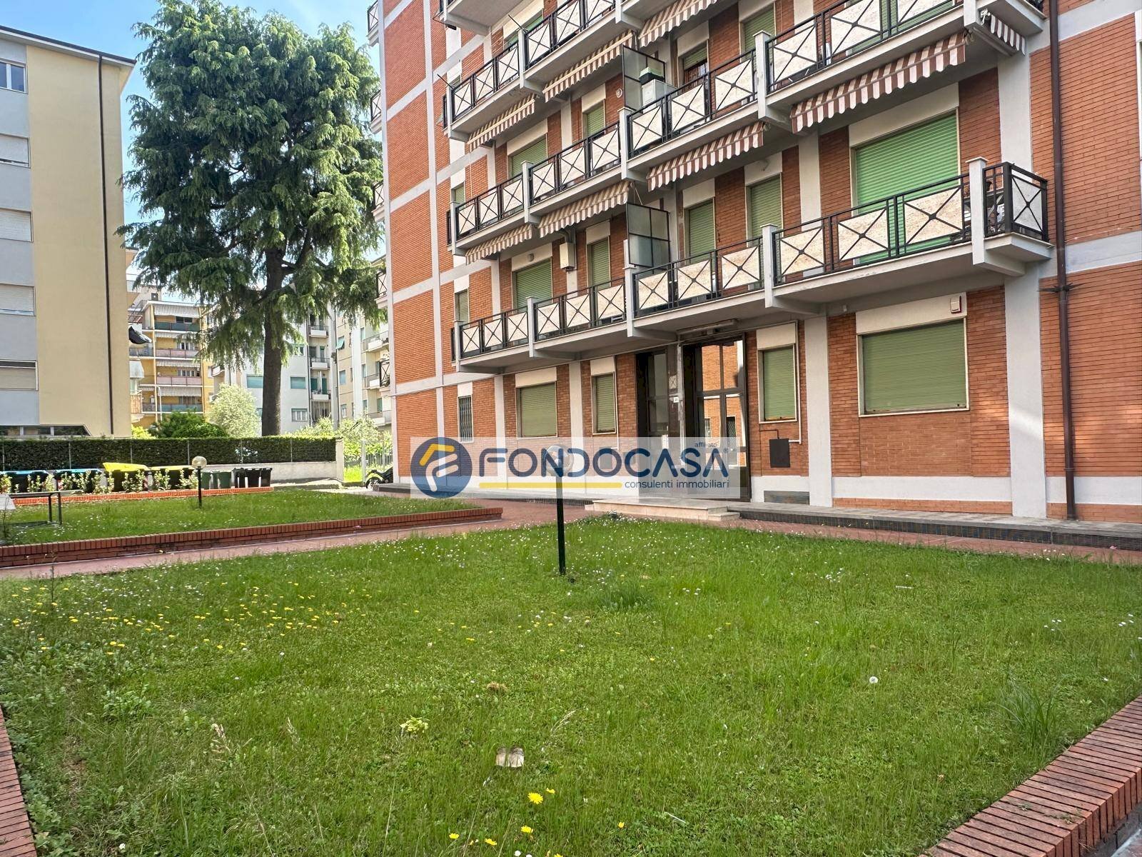 esterno - Quadrilocale via enrico fermi, Massa - foto 1