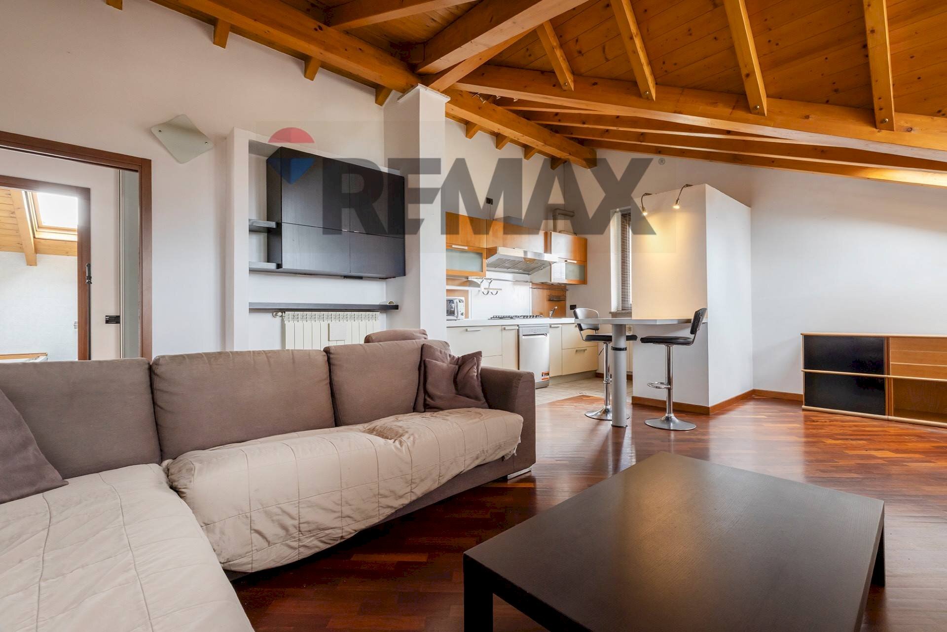 Soggiorno - Attic Via Antonio Grmasci
 
4, Vanzaghello - photo 2