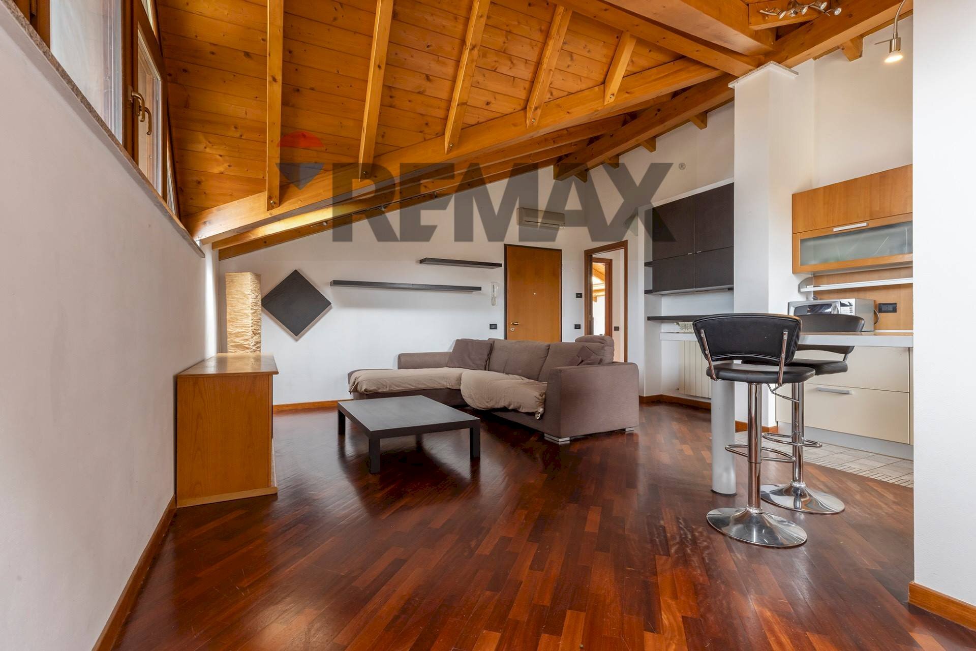 Soggiorno - Attic Via Antonio Grmasci
 
4, Vanzaghello - photo 3