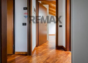 Hall / corridoio - Attic Via Antonio Grmasci
 
4, Vanzaghello - photo 7