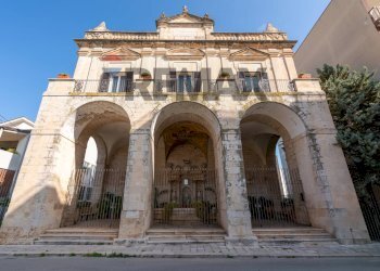 Edificio all\'aperto - Casa indipendente Vito Luciani
 
16, Acquaviva delle Fonti - foto 1