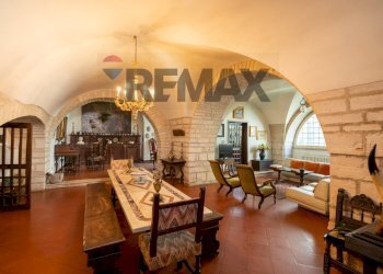 Sala da pranzo - Casa indipendente Vito Luciani
 
16, Acquaviva delle Fonti - foto 10