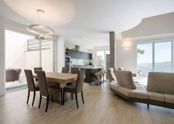 Salone - Villa via Don E. Adami, 38, Alzano Lombardo - photo 12