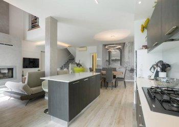 Cucina - Villa via Don E. Adami, 38, Alzano Lombardo - photo 15