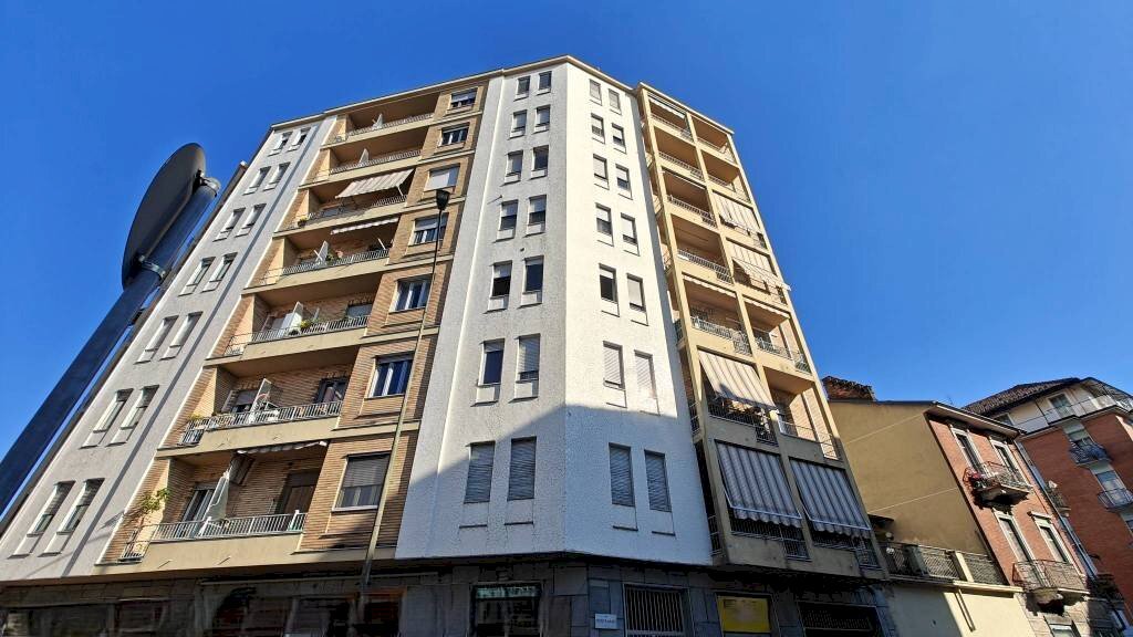 Facciata - Trilocale via Montanaro, 44, Torino (zona Barriera Milano) - foto 1