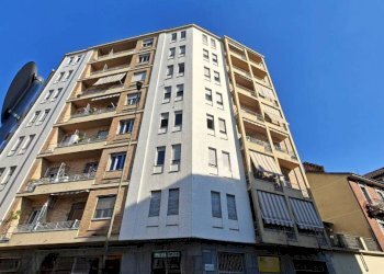 Facciata - Trilocale via Montanaro, 44, Torino (zona Barriera Milano) - foto 1