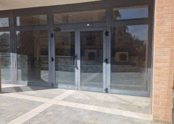 Interno palazzo - Negozio via Orlando Argentesi, Medicina - foto 2