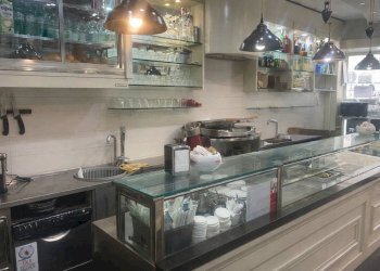 Interno non residenziale - Negozio via di San Basilio, 52, Roma (zona Centro Storico) - foto 3