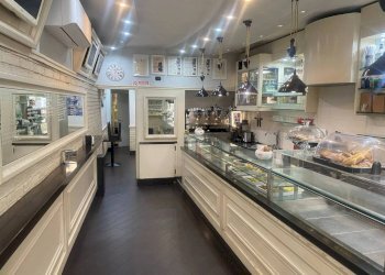 Interno non residenziale - Negozio via di San Basilio, 52, Roma (zona Centro Storico) - foto 4