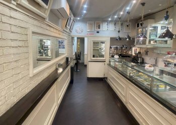 Interno non residenziale - Negozio via di San Basilio, 52, Roma (zona Centro Storico) - foto 5