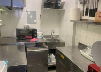 Interno non residenziale - Negozio via di San Basilio, 52, Roma (zona Centro Storico) - foto 8