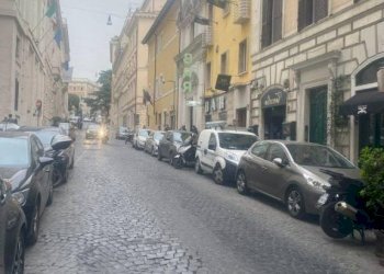 Zona - Negozio via di San Basilio, 52, Roma (zona Centro Storico) - foto 14