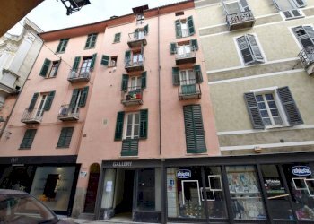 Facciata - Appartamento via Sant'Agostino, 22, Mondovì - foto 7