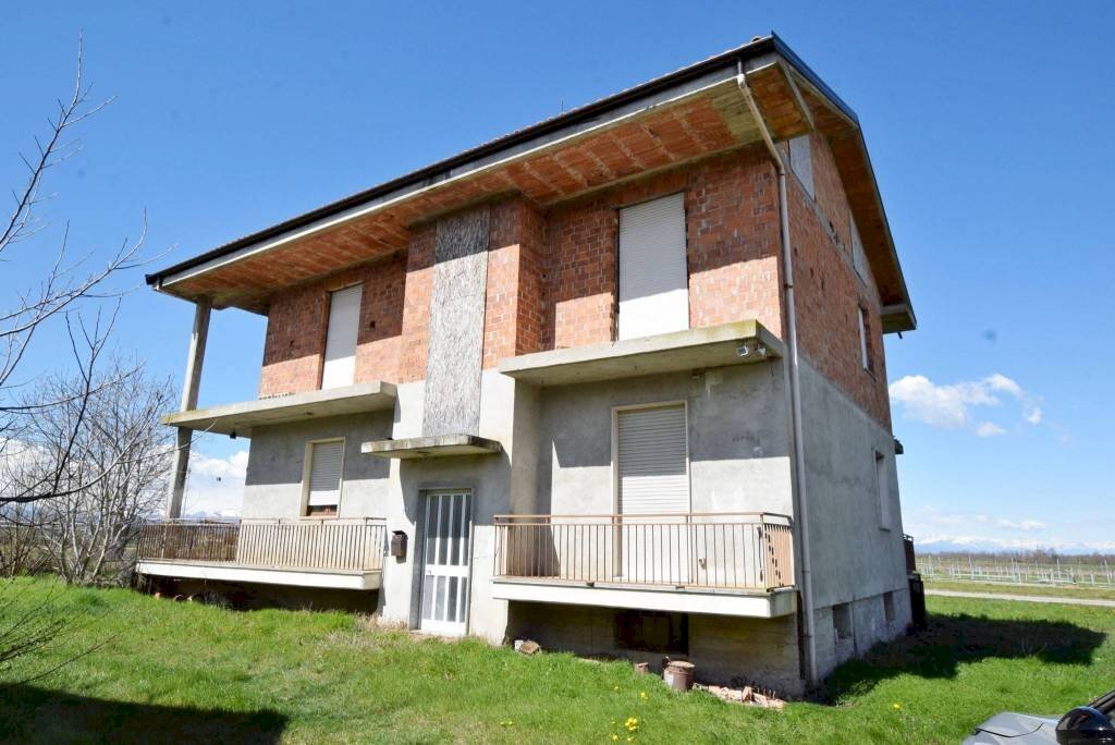 Facciata - Casa indipendente via Mondovì, 84F, Pianfei - foto 1