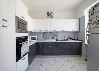 Cucina - Appartamento via Francesco Vigo, 9/B, Mondovì - foto 2