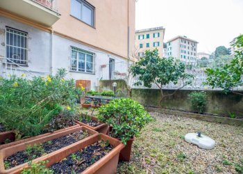 Giardino - Bilocale via Antonio Cei, Genova (zona Borgoratti) - foto 2