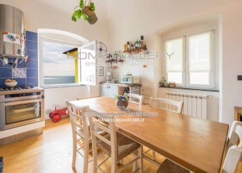 Cucina - Appartamento vico Pellegro Maruffo, 2, Genova (zona Voltri) - foto 1