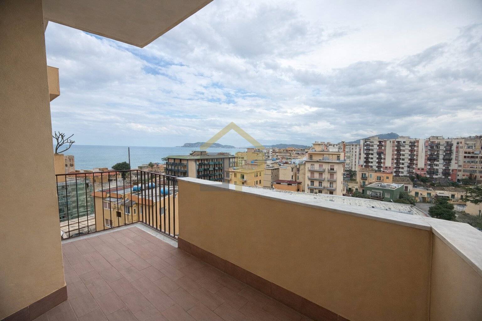 Foto 1 - Quadrilocale Piazzale Fratelli Sant'anna
 
9, Palermo - foto 1