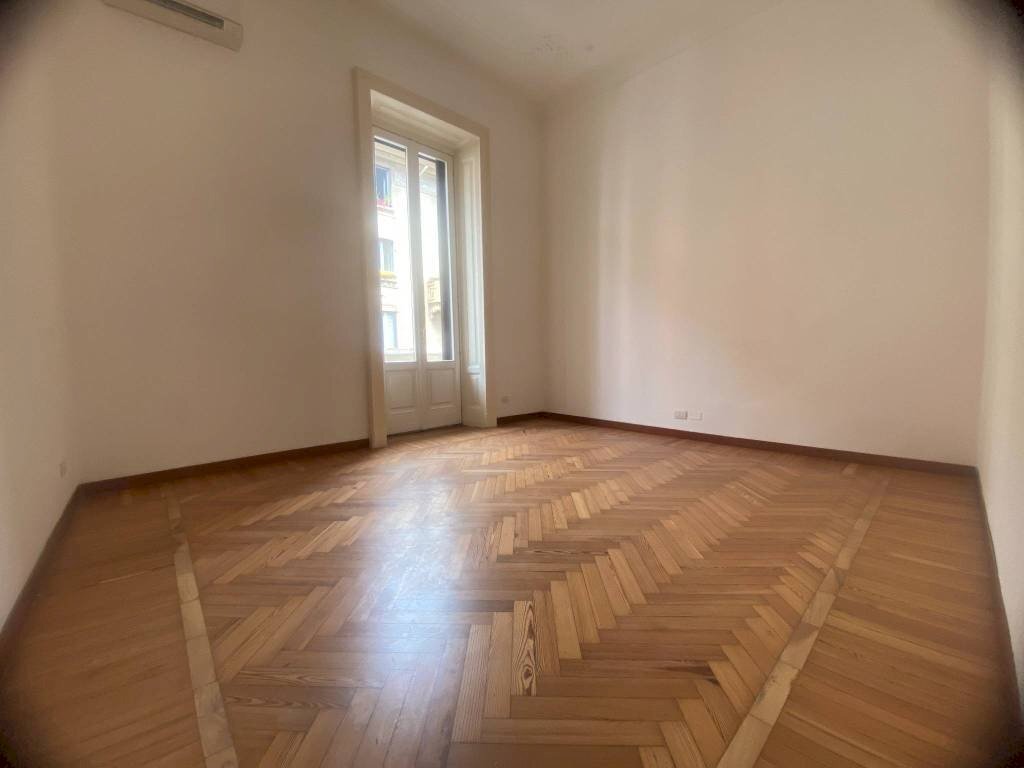 Camera da letto - Appartamento via Spartaco, 10, Milano - foto 2