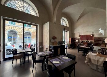 Interno non residenziale - Negozio via Aureliana, 40, Roma (zona Centro Storico) - foto 3