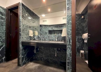 Interno palazzo - Negozio via Aureliana, 40, Roma (zona Centro Storico) - foto 32