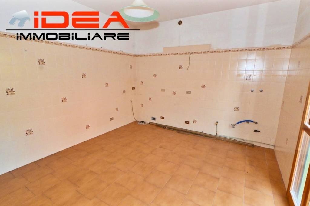 Cucina - Villa a Schiera via Mavora, Castelfranco Emilia - foto 3