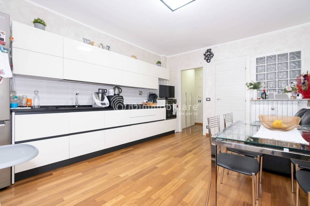 Cucina - Appartamento via Stati Uniti, 8, Borgaro Torinese - foto 1