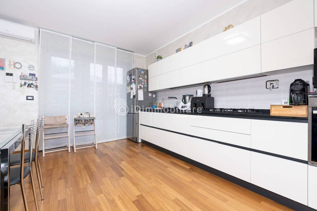 Cucina - Appartamento via Stati Uniti, 8, Borgaro Torinese - foto 2