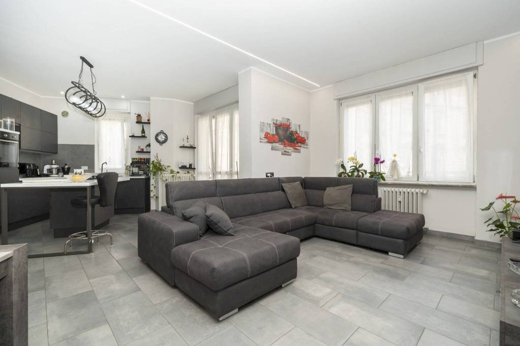 Salone - Appartamento via Reggio, 6, Torino (zona Aurora) - foto 2