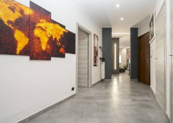 Corridoio - Appartamento via Reggio, 6, Torino (zona Aurora) - foto 18