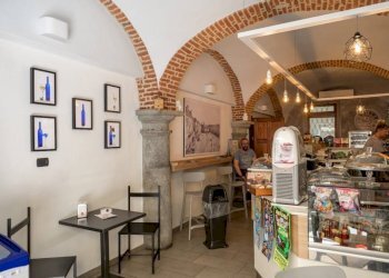 Interno non residenziale - Bar Tavola Calda - Fredda piazza Camillo Benso di Cavour, 18, Pinerolo - foto 7
